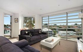 Awesome Downtown Location - Park The Car And Walk To Everything !